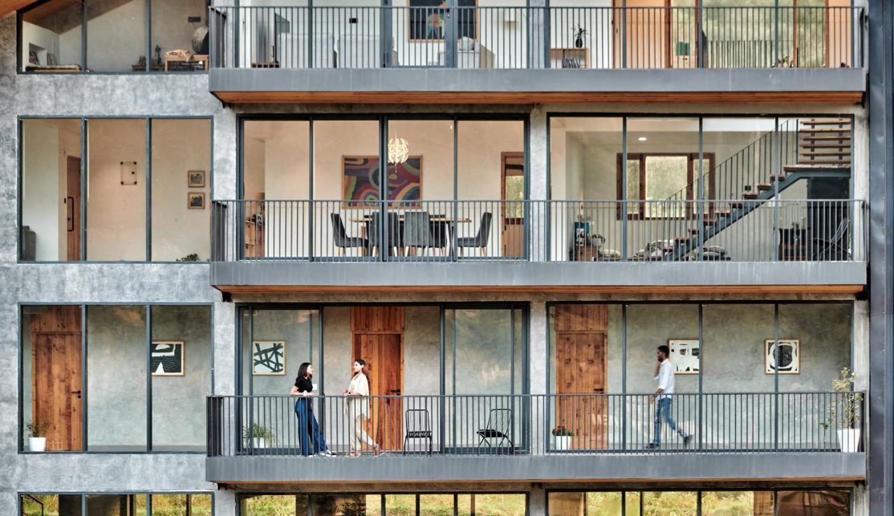 Hotel Warehouse X Poshtel Manāli Exterior foto